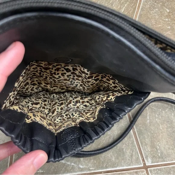 Vintage ILI New York Black Leather Crossbody Bag - Picture 7 of 11